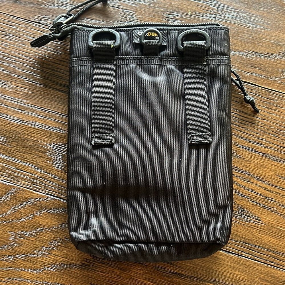 Used supreme fw 2019 pouch black authentic - Picture 2 of 3